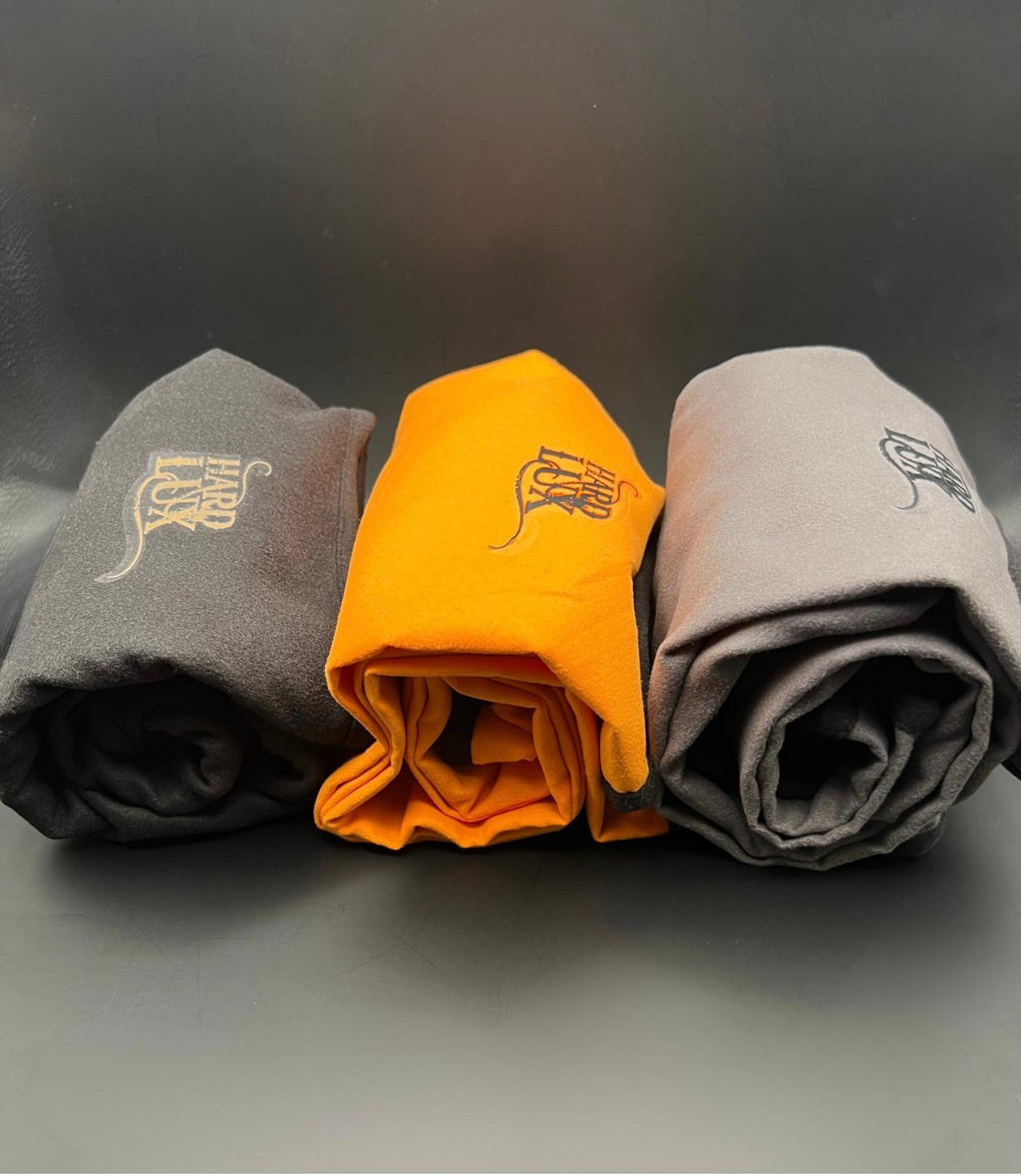 Gray microfiber towel with integrated magnetic strip and carry bag, 50*90