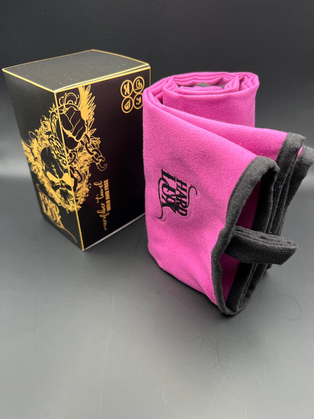 Pink microfiber towel with integrated magnetic strip and carry bag, 90*160