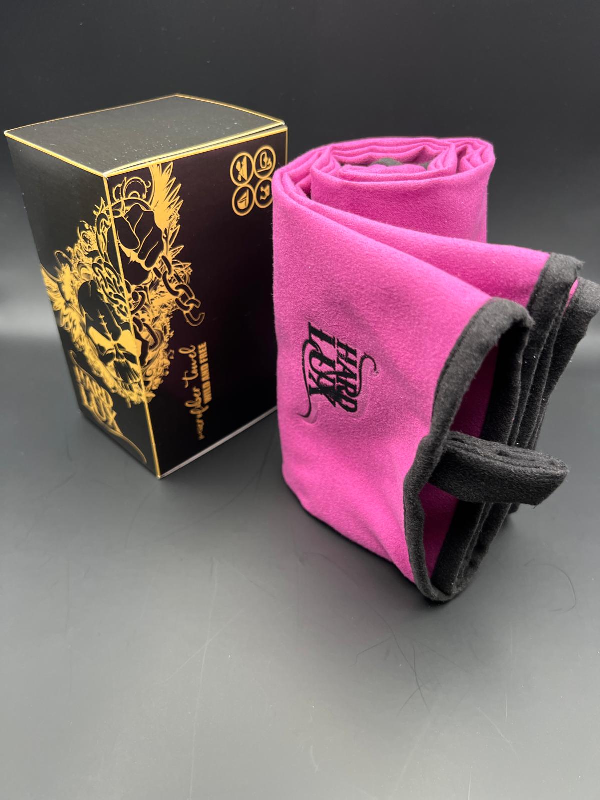 Pink microfiber towel with integrated magnetic strip and carry bag, 90*160