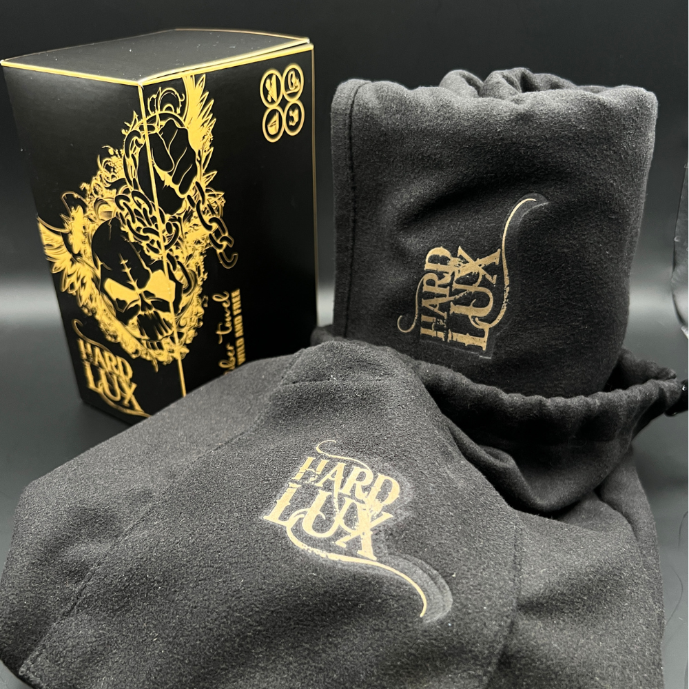 SET, Towel 90*160 +  Towel 50*90 with integrated magnetic strip and carry bags.
