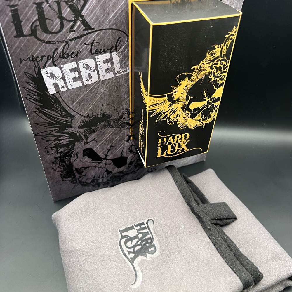SET, Towel 90*160 +  Towel 50*90 with integrated magnetic strip and carry bags.
