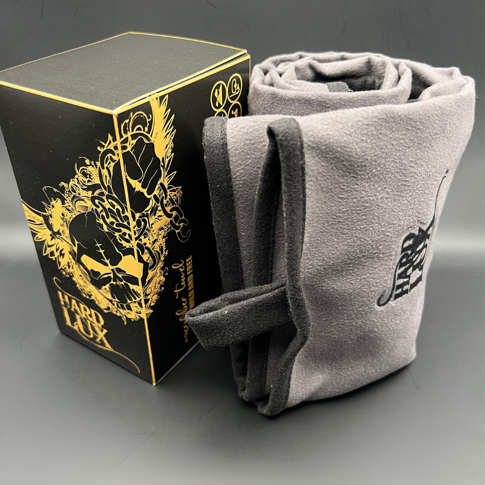 Orange microfiber towel with integrated magnetic strip and carry bag, 90*160