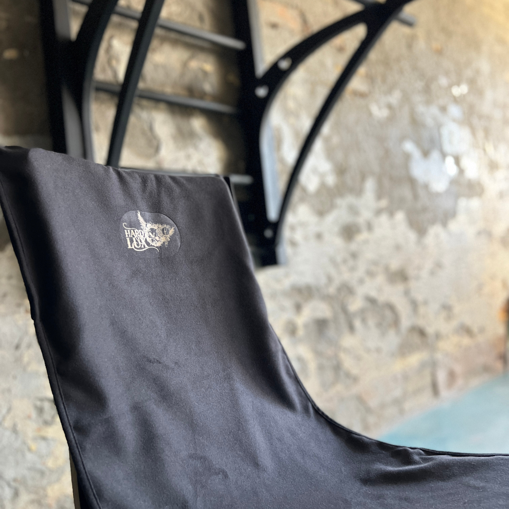Innovative Sports and Adventure Towel With Integrated Zipper Pocket & Built-in Magnetic Loop 40*110cm