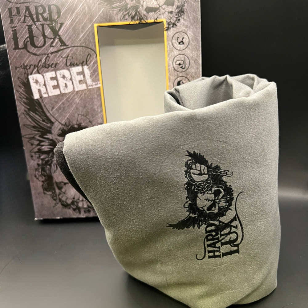 Innovative Sports and Adventure Towel With Integrated Zipper Pocket & Built-in Magnetic Loop 40*110cm